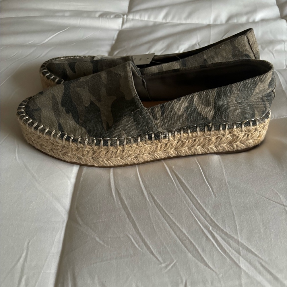 NWT Espadrilles camouflage shoes 9.5